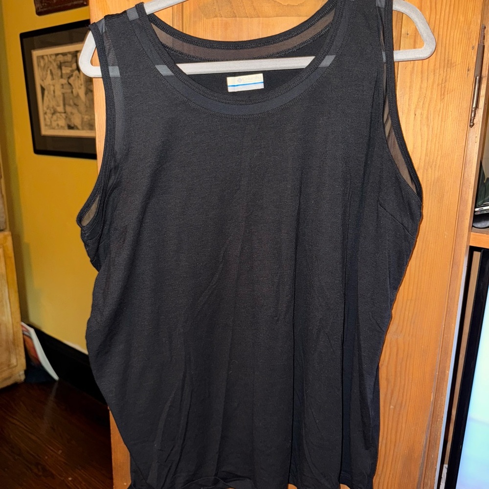 Black Sleeveless Women's Top